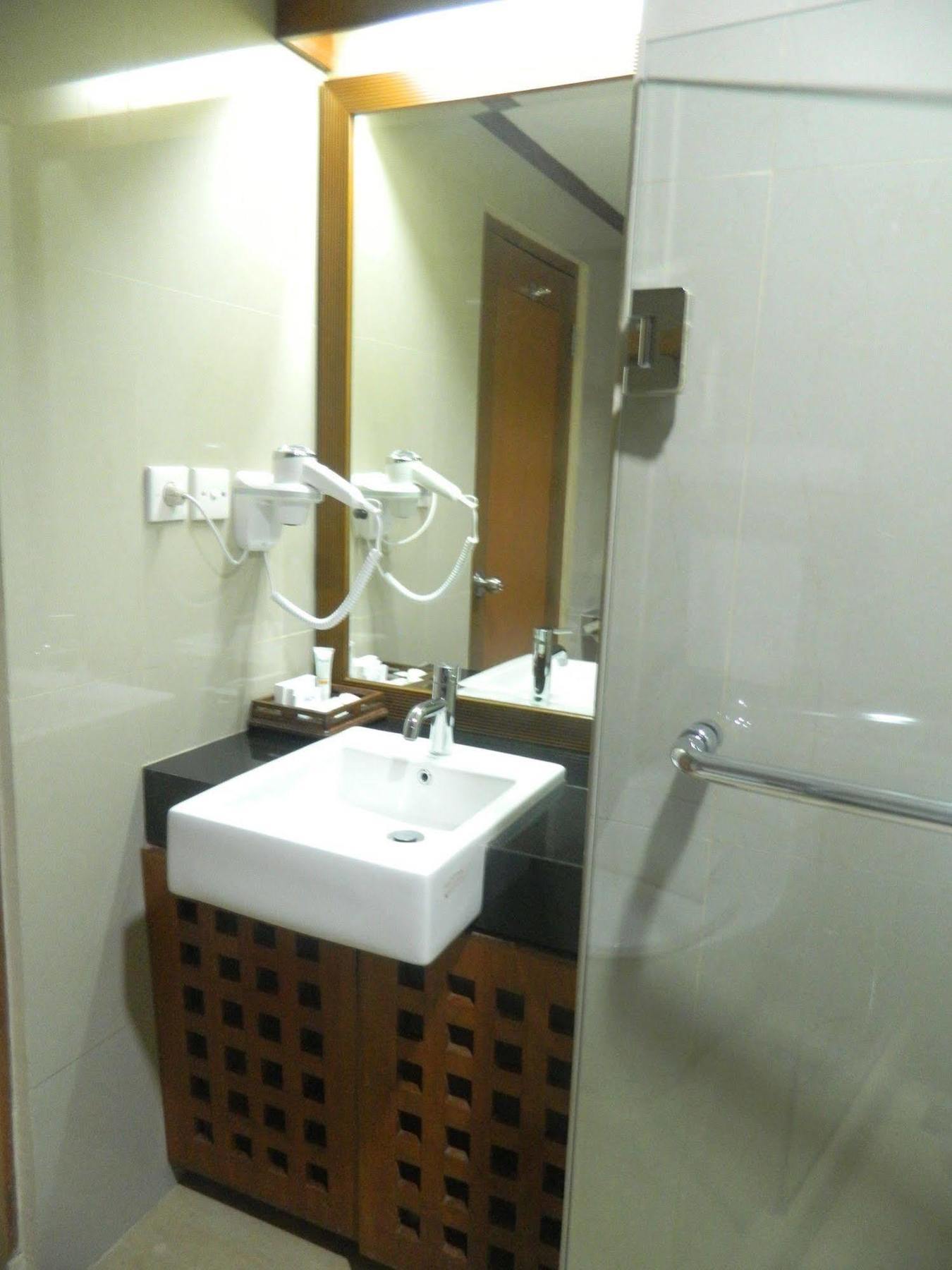 Patra Comfort Jakarta Jacarta Exterior foto