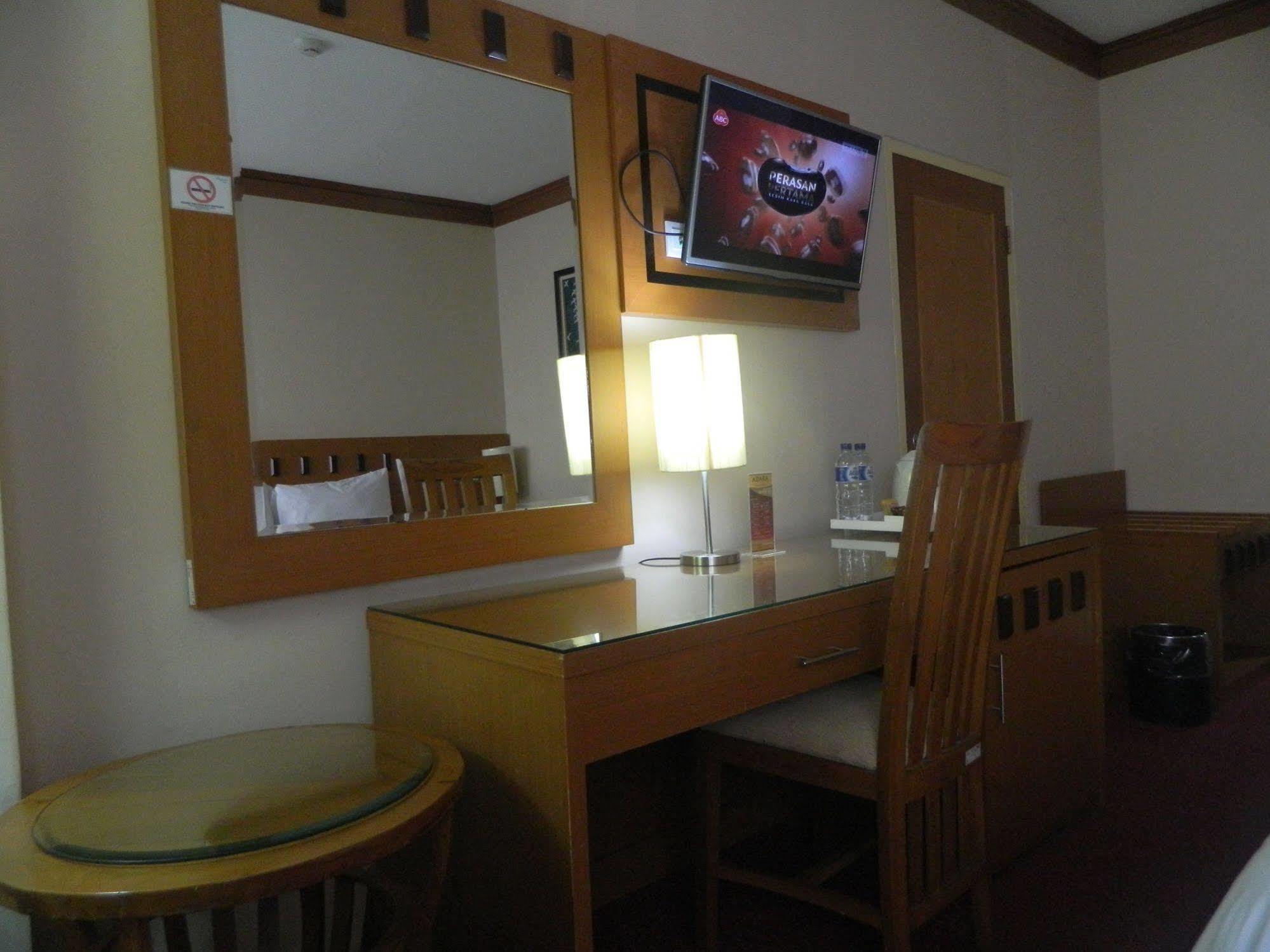 Patra Comfort Jakarta Jacarta Exterior foto